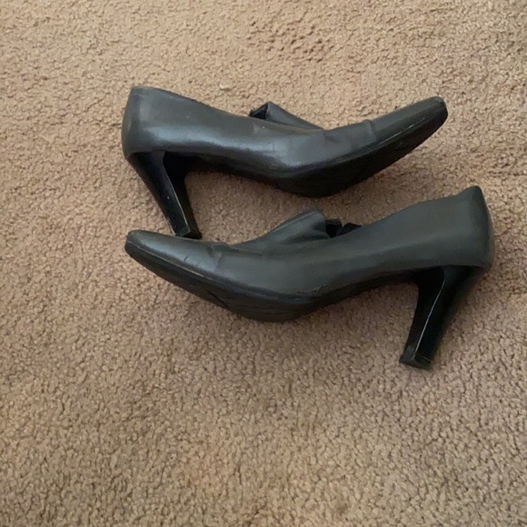 Low gray heels - Picture 4 of 4